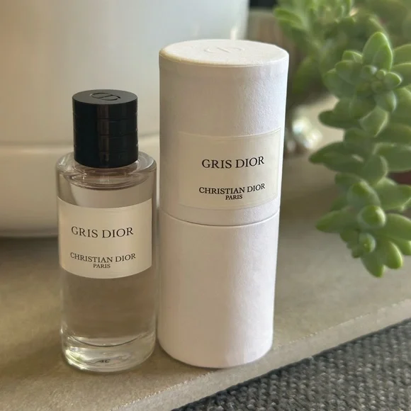 NEW Christian Dior Gris Dior Eau de Parfum 7.5ML (Sample Size) - Picture 2 of 3